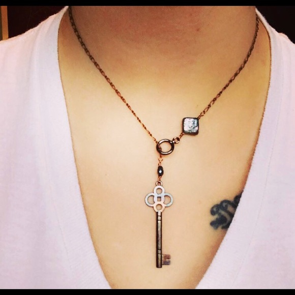 MEET YOUR POSHER - Picture 6 of 7